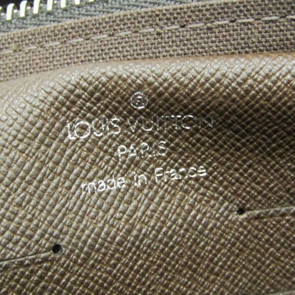 Louis Vuitton Pavel Brown Leather Clutch Bag (Pre-Owned) - Picture 10 of 11